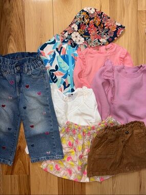 8 Piece Bundle of 18-24 month/ 2T Spring/ Summer Girls Clothing